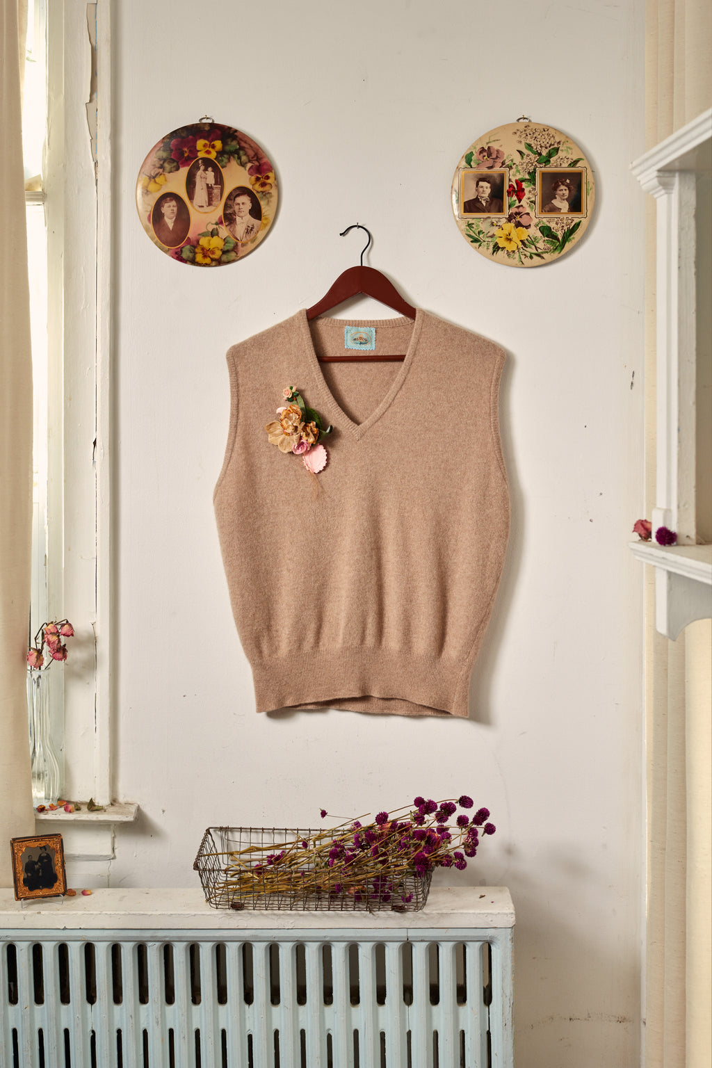 Floral Corsage Cashmere Vest